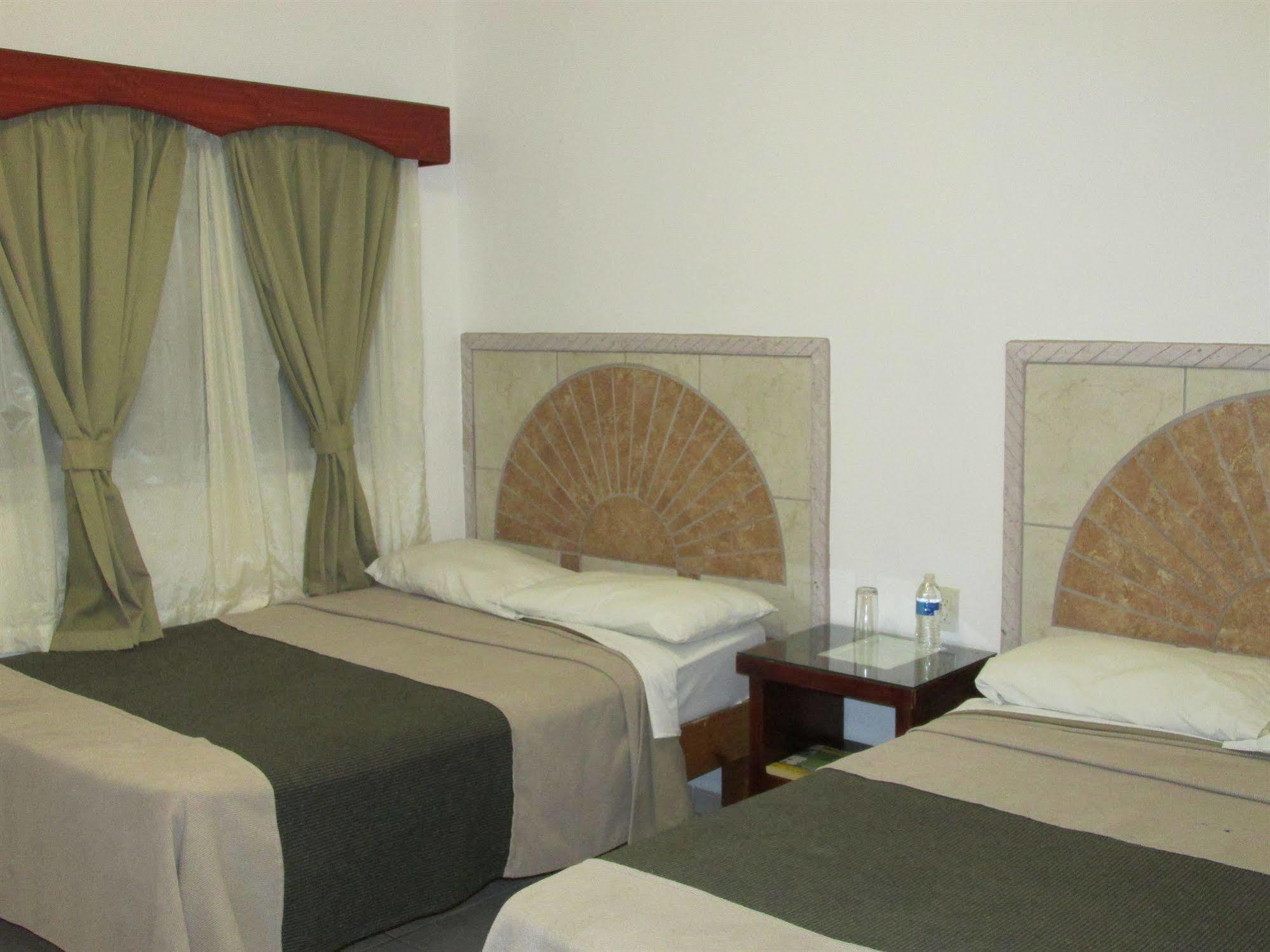 Hotel Albatros Palace Manzanillo Ngoại thất bức ảnh